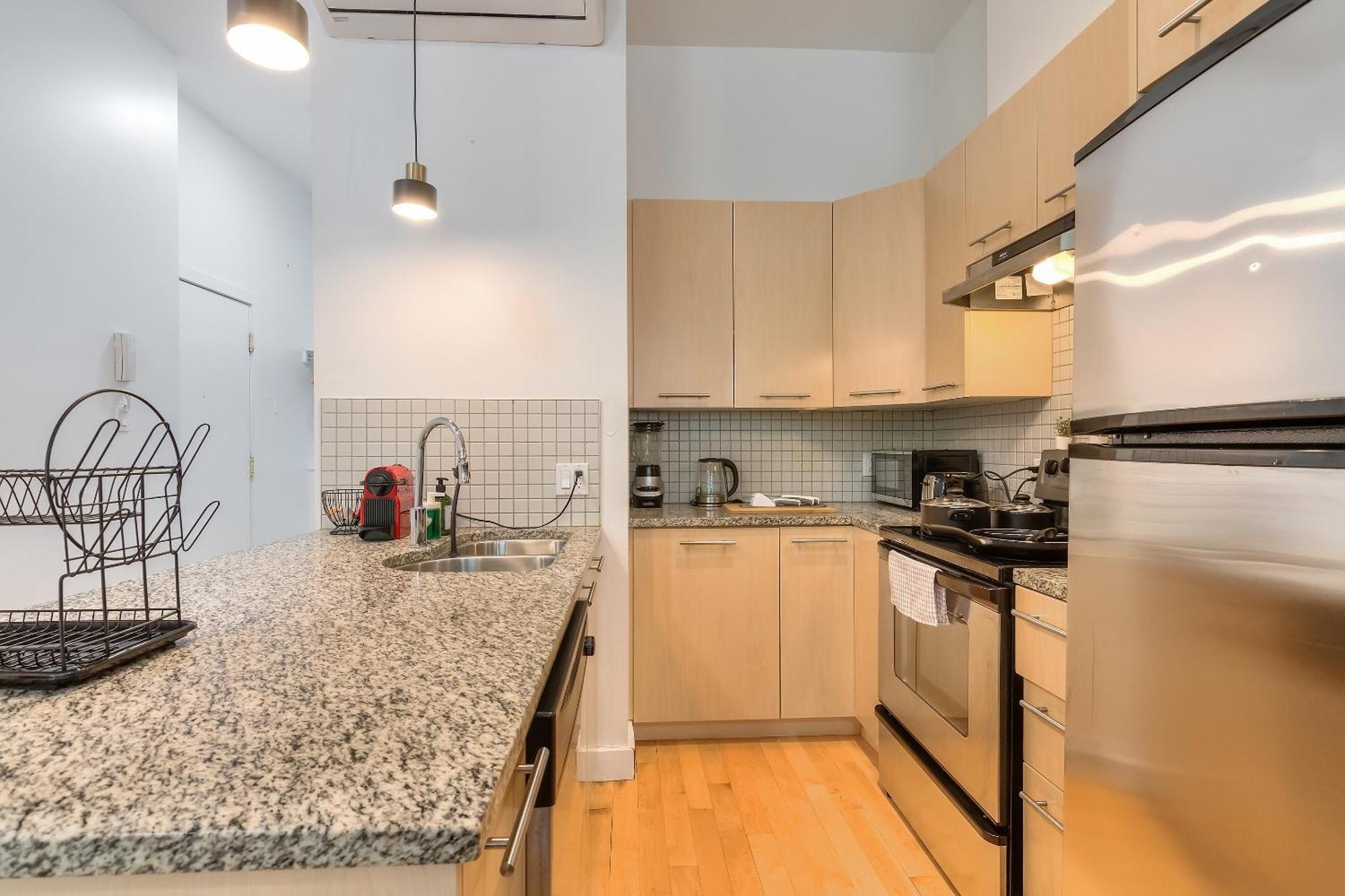 Take A Break In A Modern Loft On Plateau-Mont-Royal Apartment Montreal Exterior photo